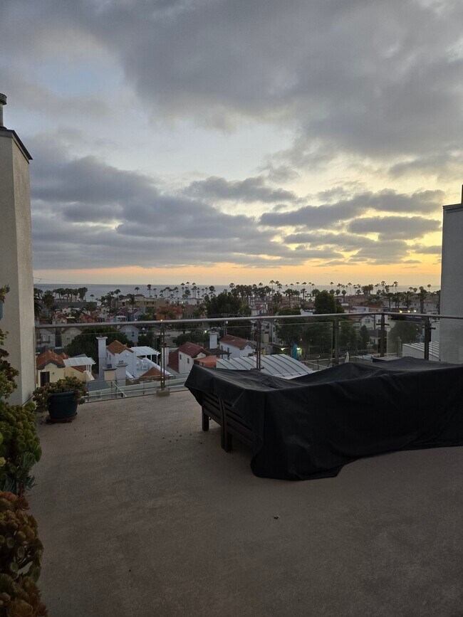 Foto del edificio - 401 N Coast Hwy