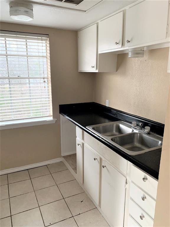 Building Photo - 208 Kelly Dr