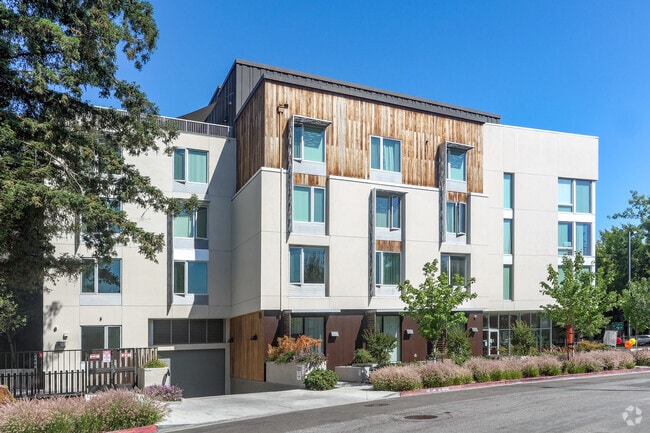 Building Photo - Eagle Park Apartments