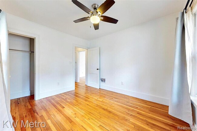 Foto del edificio - 865 W Marshall St