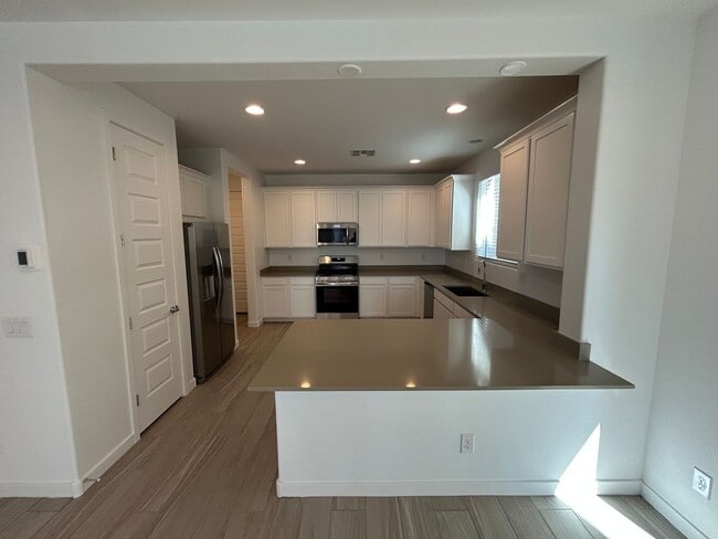 Building Photo - 2942 N 98th Ln