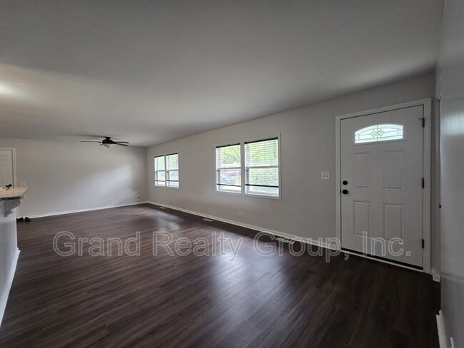 Building Photo - 18660 Pamela Pl