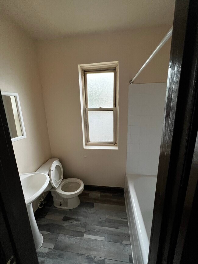 Foto del edificio - 7712 S South Shore Dr