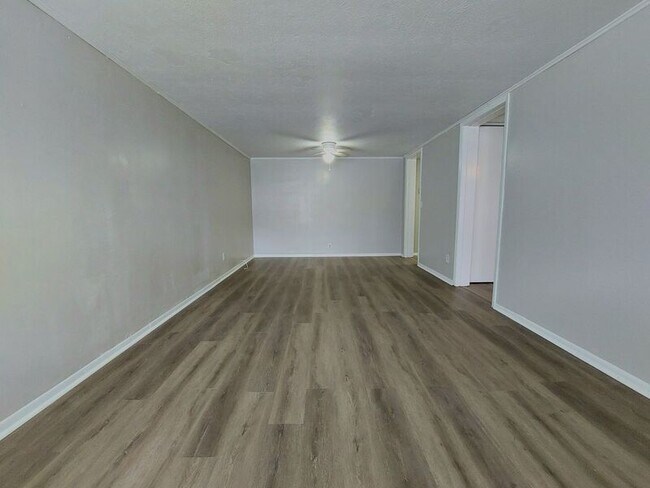 Building Photo - 1295 N Holland Pkwy