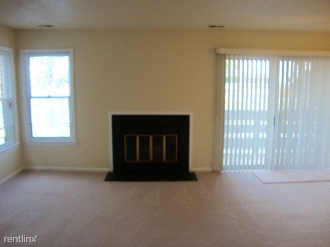 Building Photo - 1 br, 1 bath Condo - 3150 Covewood Ct