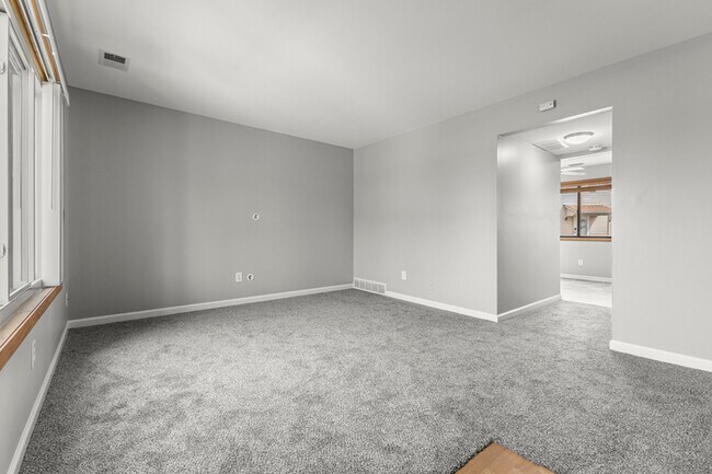 Foto del edificio - 20033 Village Green Ct