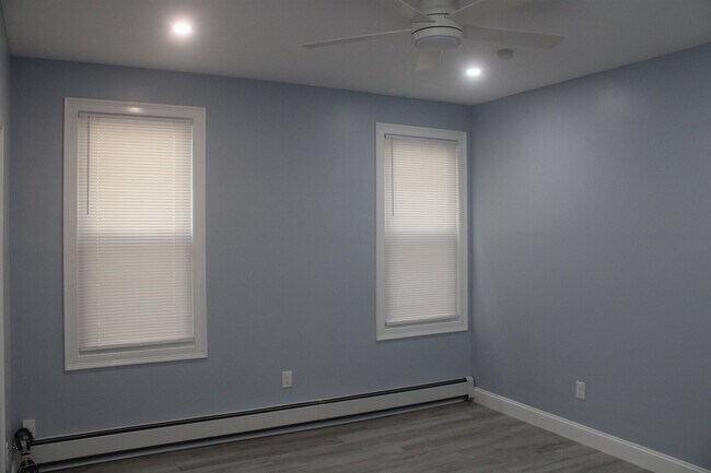 Foto del edificio - 74 Winfield Ave