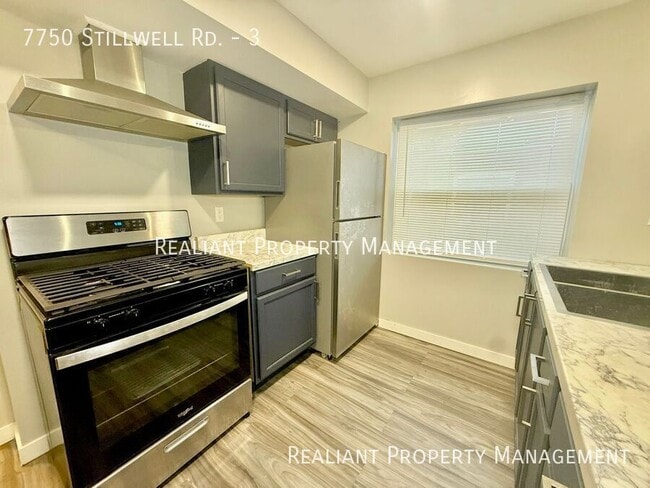 Foto del edificio - 7750 Stillwell Rd