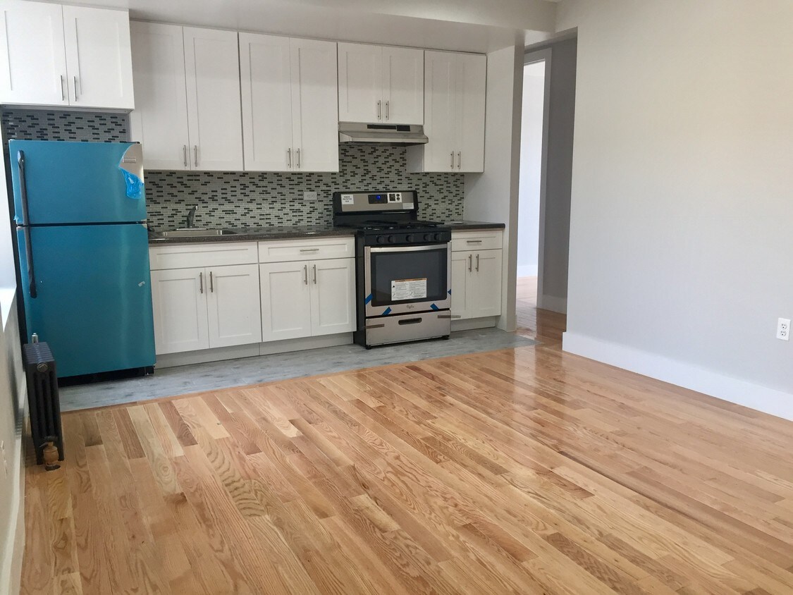 Foto principal - 2120 Crotona Ave