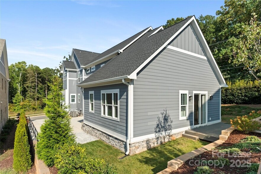 Foto principal - 805 Naples Dr