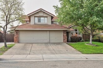 Building Photo - 102 Atfield Way