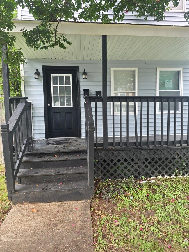 Building Photo - 2427 Ruffin St
