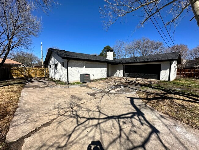Building Photo - 1412 Weathered St