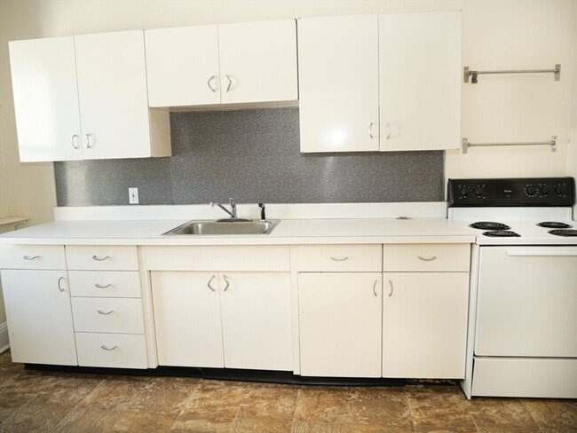 *Pictures are representative samples of the advertised unit. In some cases, the actual units you tou - 387 Harvard St