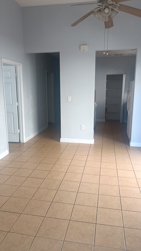 Foto del edificio - 4110 NE 11th Dr