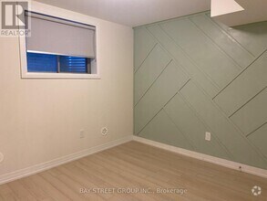 Building Photo - 15-SUIT15 Sissons Wy