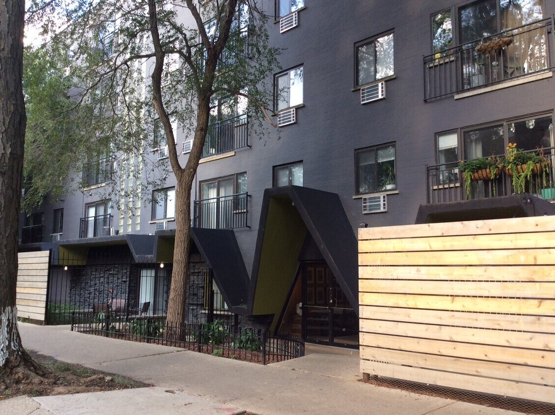 Primary Photo - 5411 N Winthrop Ave