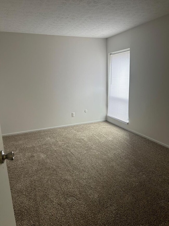 Interior Photo - ESTATES ON MAIN