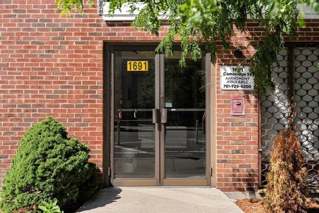 Foto del edificio - 1691 Cambridge St