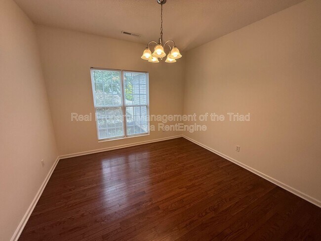 Foto del edificio - 156 Huron Ct