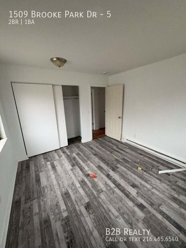 Foto del edificio - 1509 Brooke Park Dr