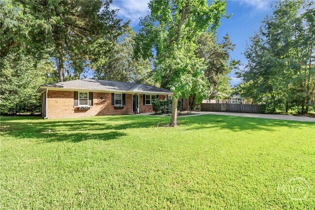 Building Photo - 125 Nassau Dr