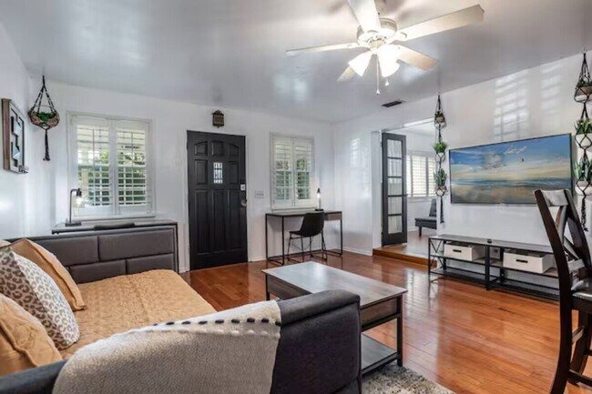 Foto del edificio - 3120 Peel Ave