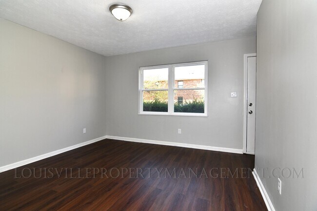 Foto del edificio - 621 Westport Rd