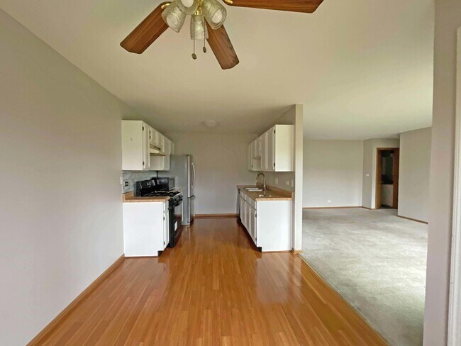 Foto del edificio - 328 Mulberry Ct