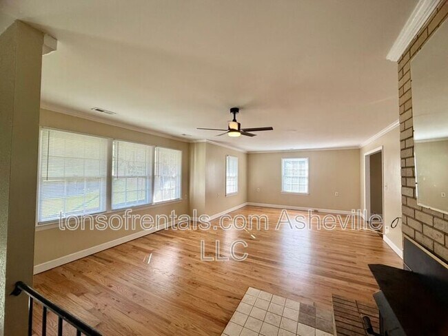 Foto del edificio - 161 Dogwood Dr