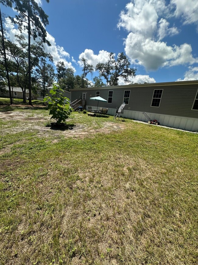 Building Photo - 121 Falcon Fire Pl