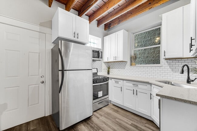 Building Photo - 1817 N Honore St