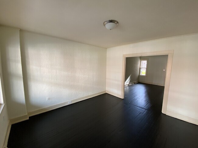 Foto del edificio - 1110 W Poplar St