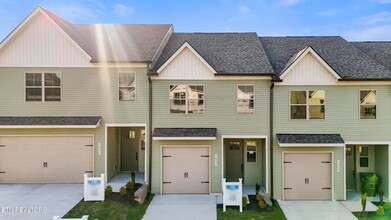 Building Photo - 1807 Bennett Vlg Dr