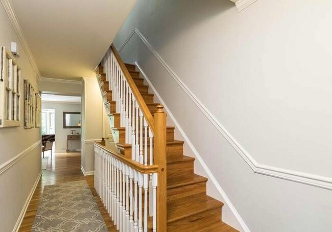 Foto del edificio - 493 Colonial Ridge Ln