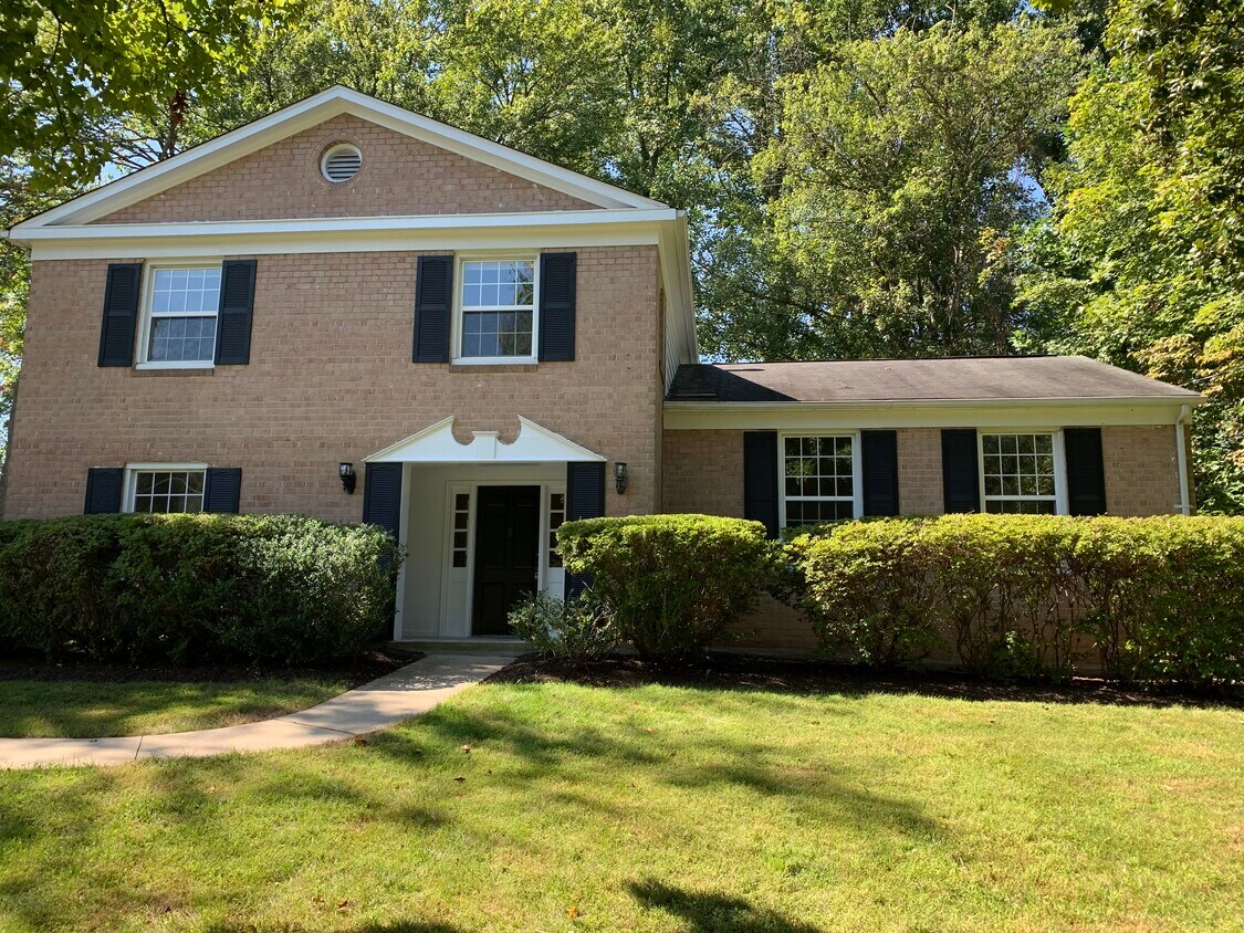 9912 Derbyshire Ln, Bethesda, MD 20817 House Rental in Bethesda, MD