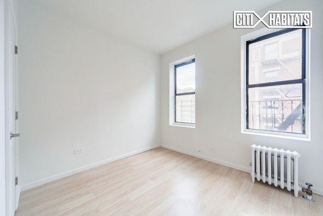 Building Photo - 2377 Belmont Ave