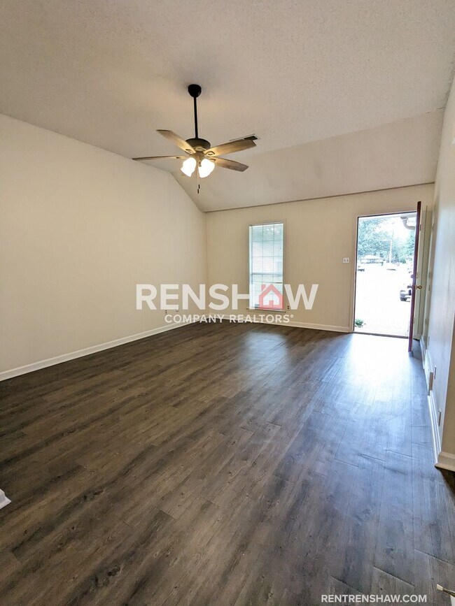 Foto del edificio - Upgraded Collierville Home for Rent--Reduc...