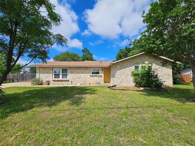 Foto del edificio - 2603 Peach Tree Ln
