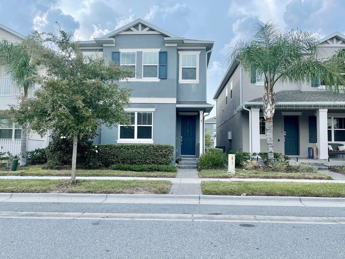 Foto principal - 4 bed/2.5 bath Winter Garden Single Family...
