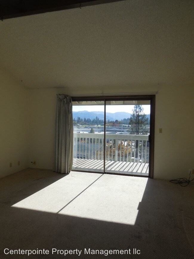 Foto del edificio - 27 NW Mountain View Dr