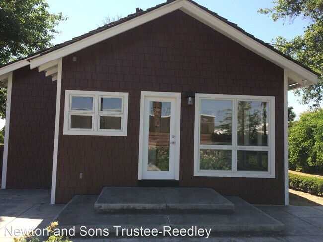 Building Photo - 9234 S Alta Ave