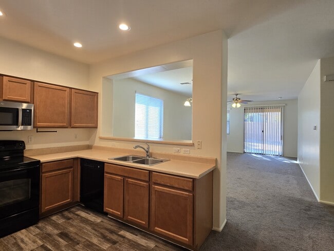 Foto del edificio - 3303 S Lakeside Ridge Loop