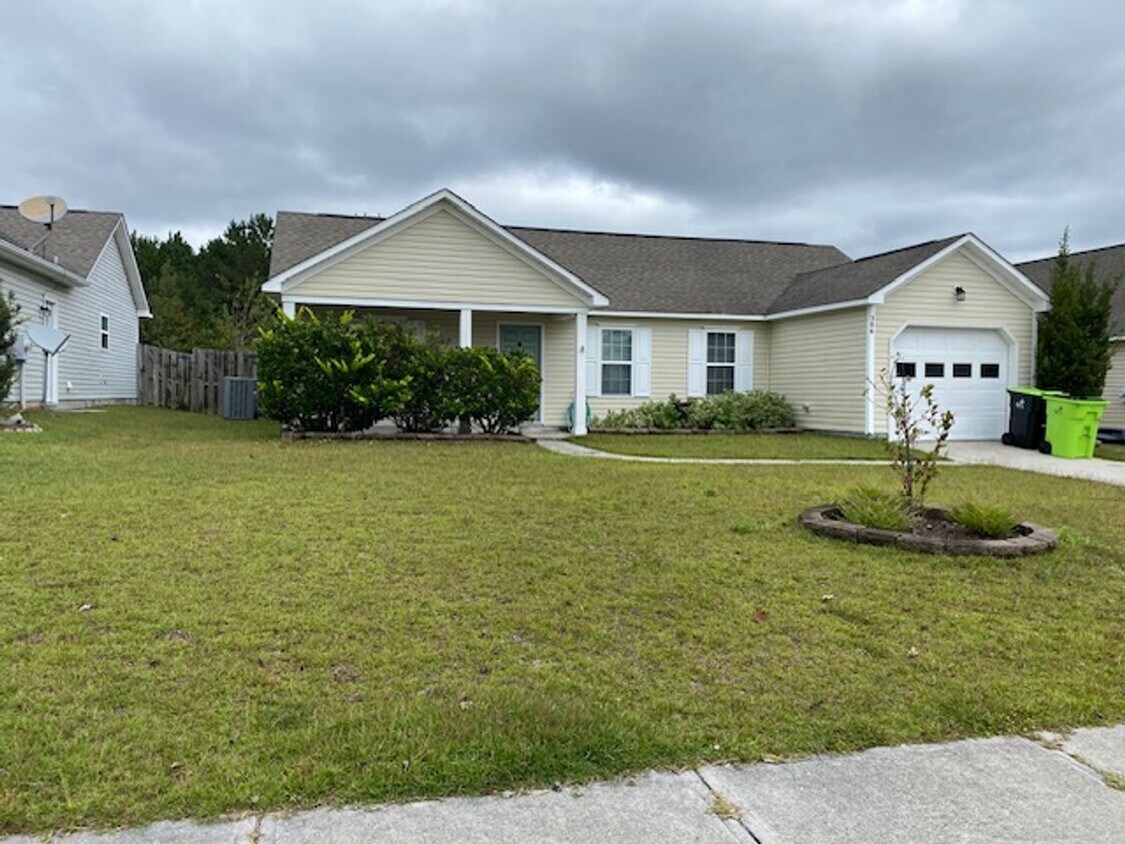 Foto principal - 206 Red Carnation Dr