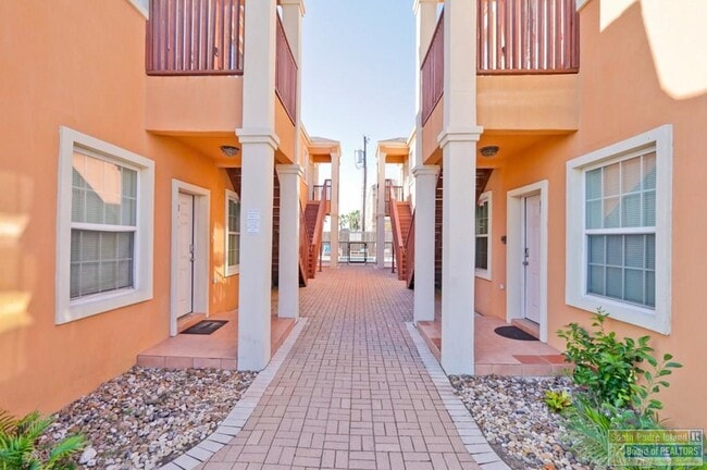 Foto del edificio - 102 E Capricorn Dr