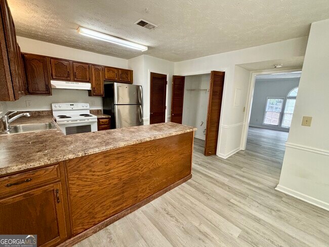 Building Photo - 4383 Redgate Rd