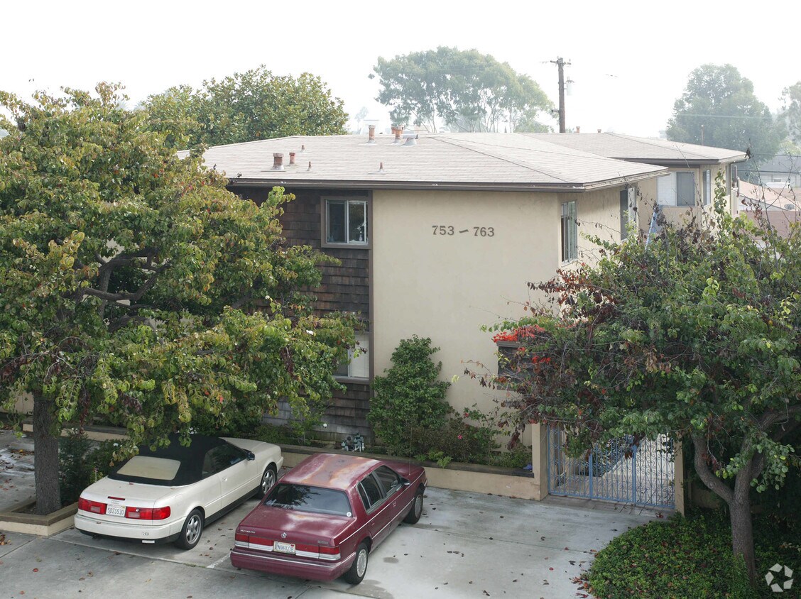 Building Photo - 753 Sapphire St