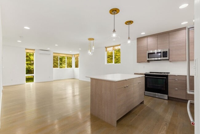 Photo - 2301 23rd Ave W. Townhome