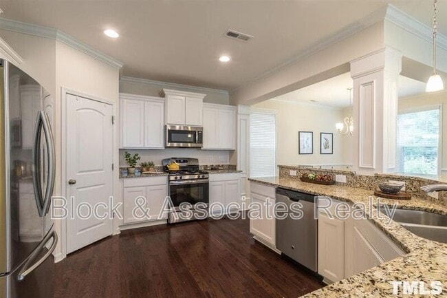 Foto del edificio - 2212 Magnolia Tree Ln