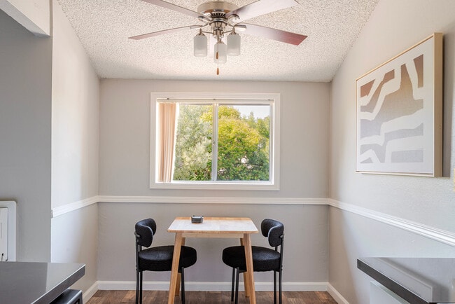 Building Photo - 202 Calvert Dr